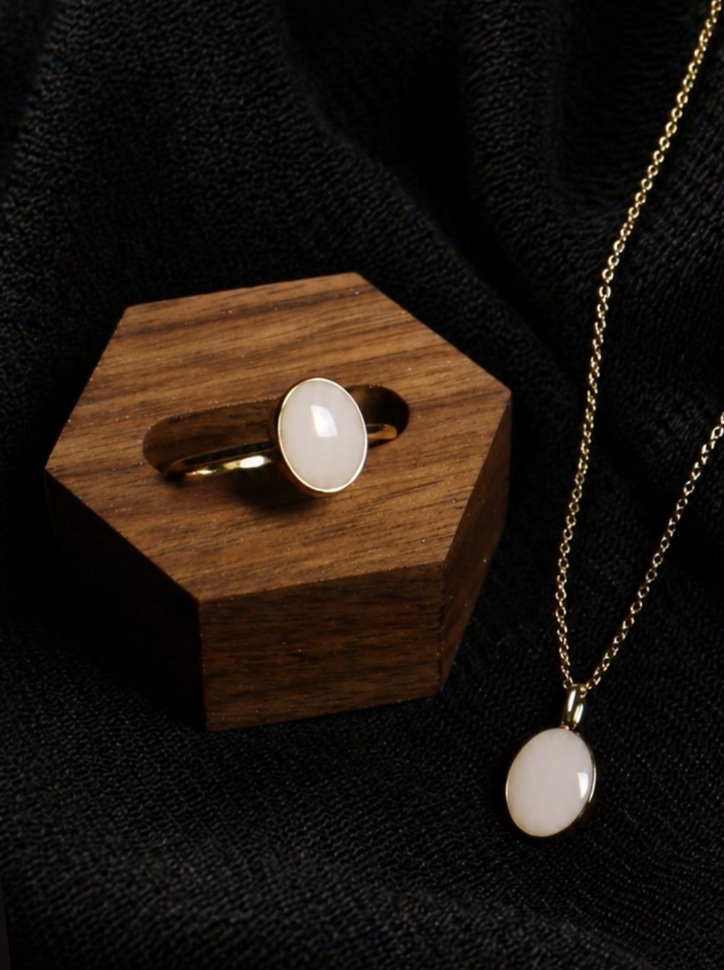SET OVAL | Ring + Necklace