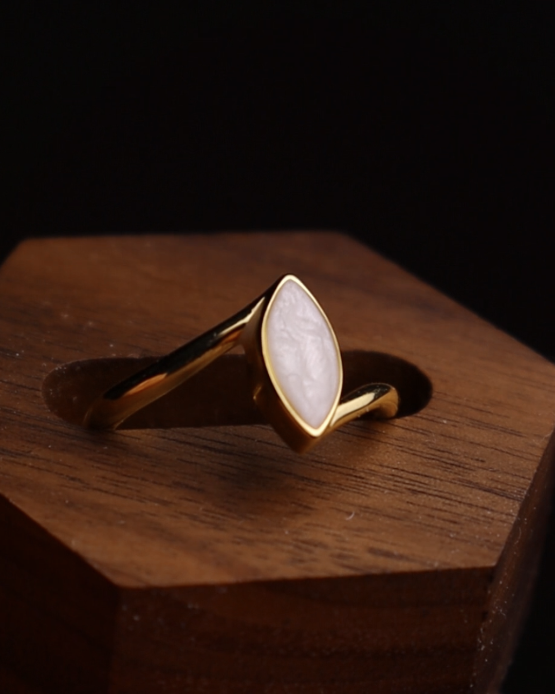 Navette Ring