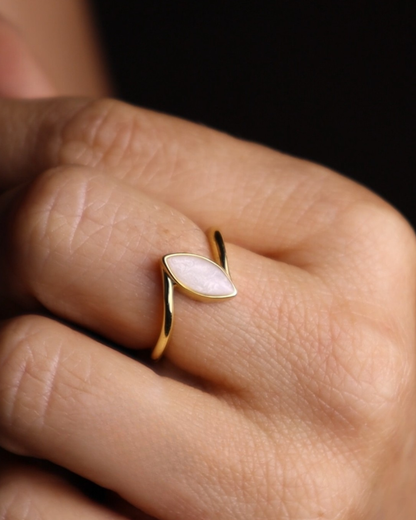 Navette Ring
